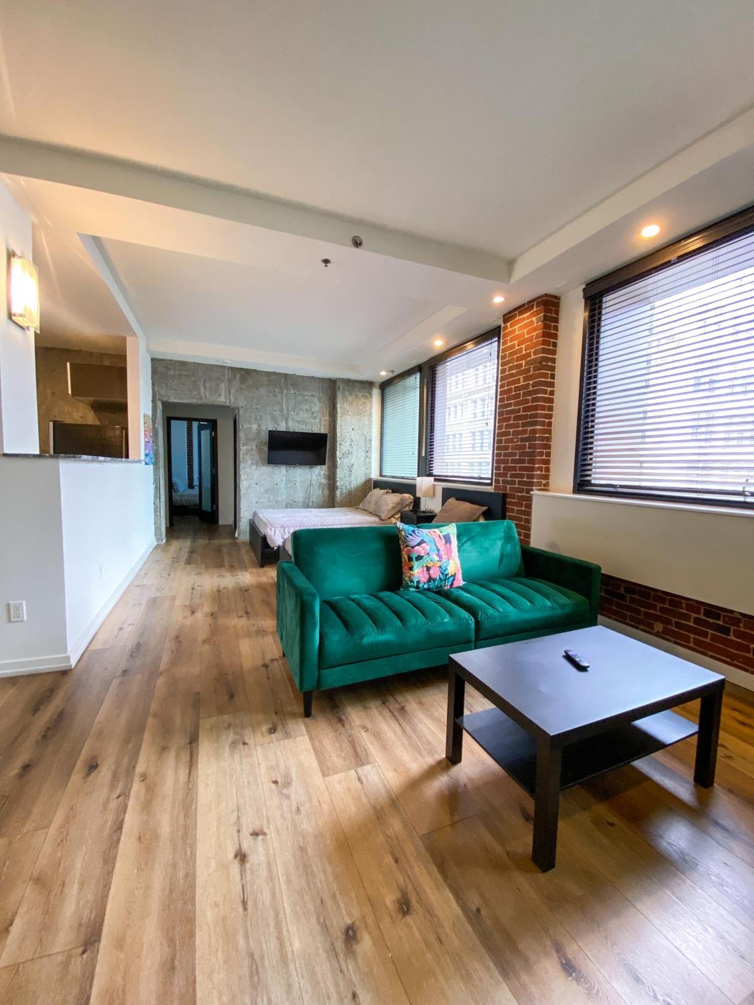 The Haas, Trademark Collection By Wyndham Hotel Los Angeles